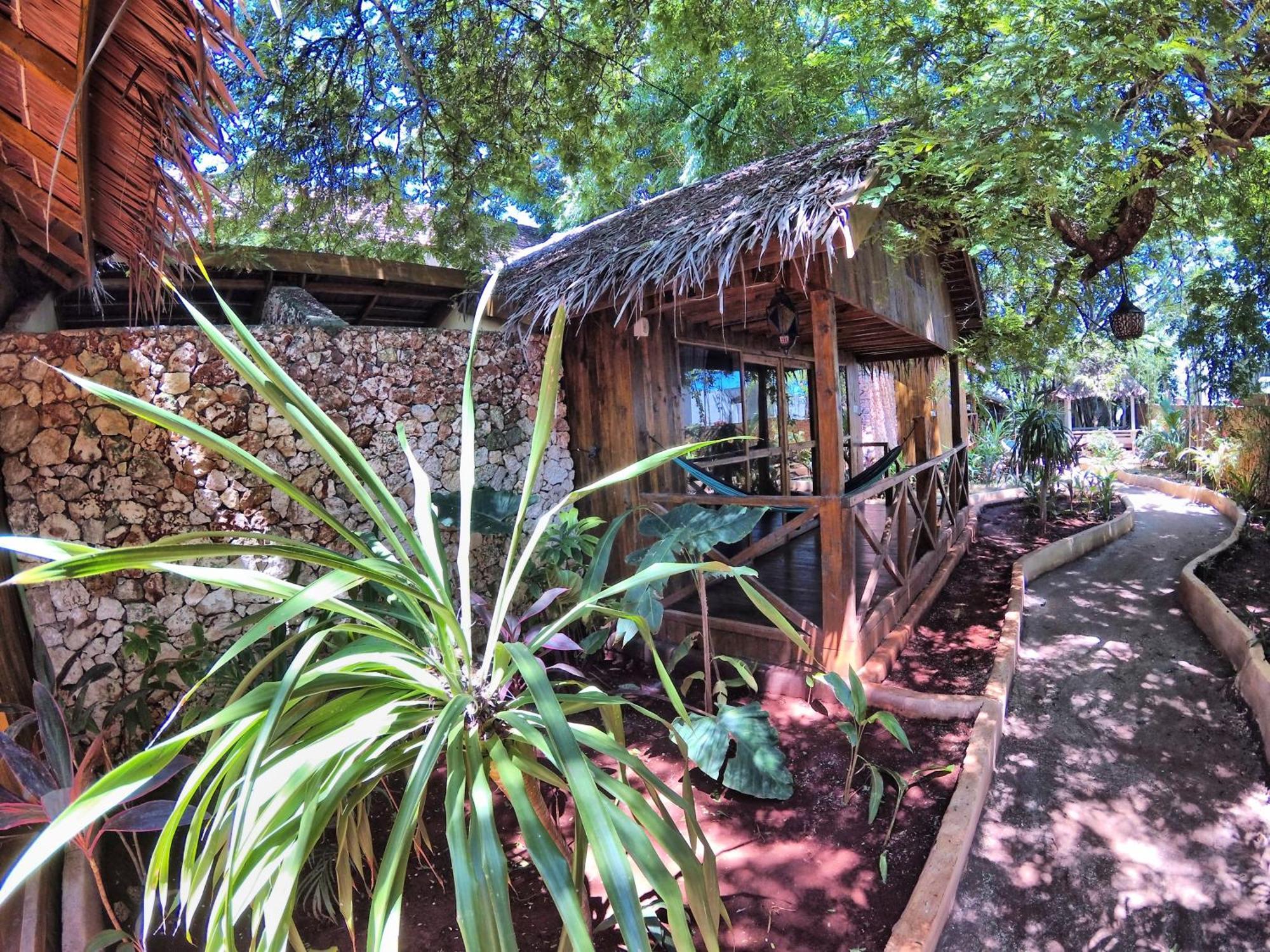 Cosmos Bungalows Бира Экстерьер фото