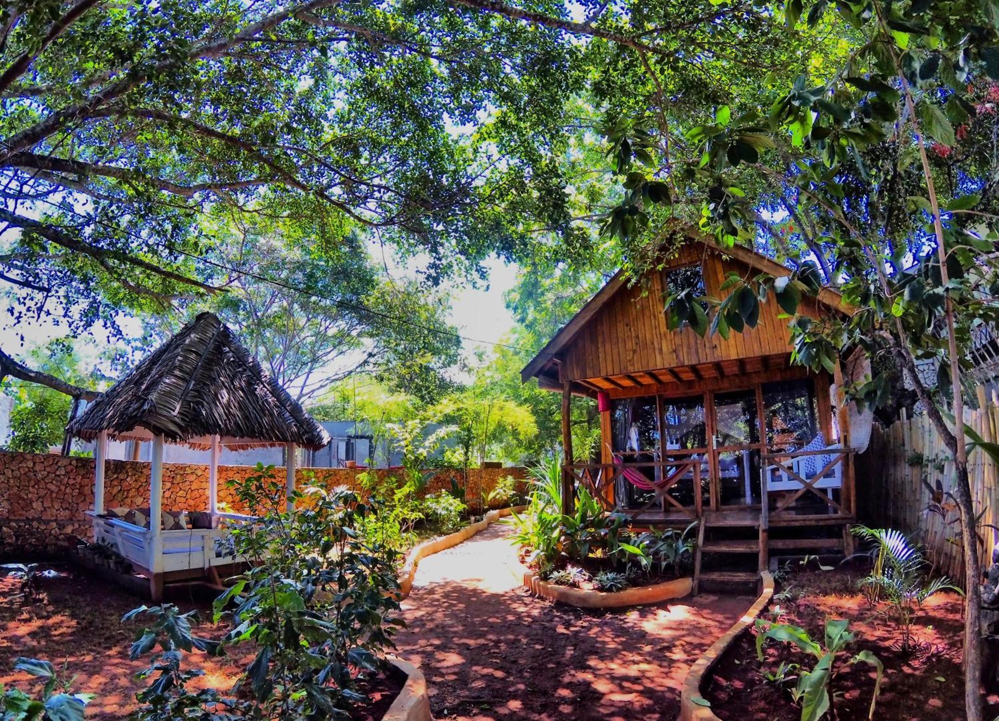 Cosmos Bungalows Бира Экстерьер фото